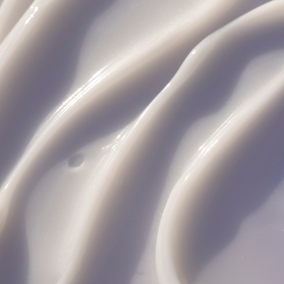 DewySerum-pdp-Texture-CloseUp-1200x1200-1.jpg
