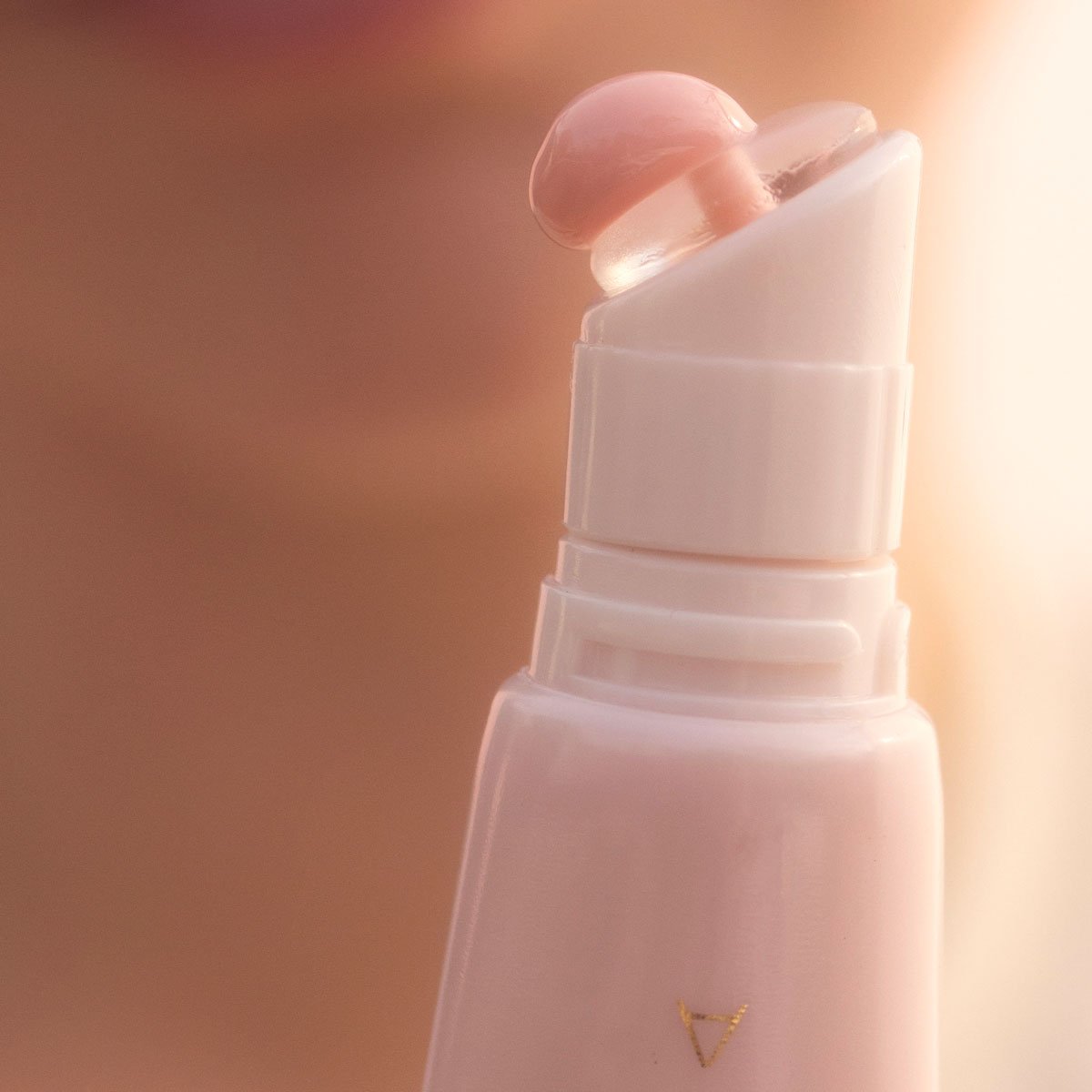 KissuLipTreatment-pdp-Applicator-1200x1200-1.jpg