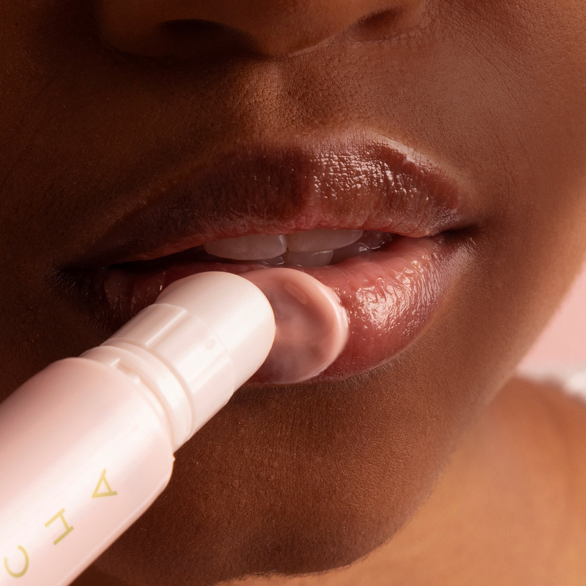 KissuLipTreatment-pdp-HowToUse-1200x1200-1.jpg